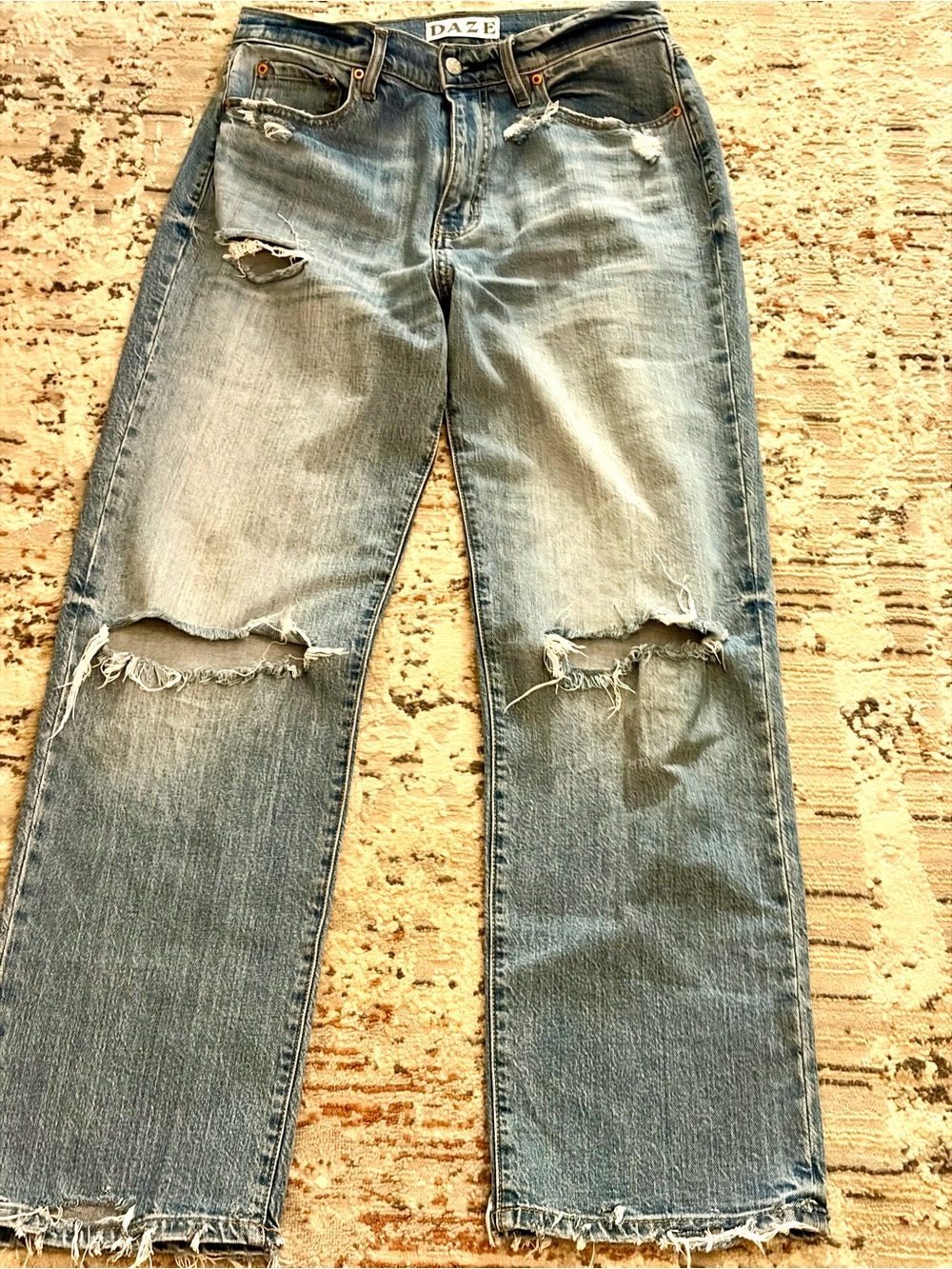 BDG daze Light Blue Distressed Straight-Leg Jeans